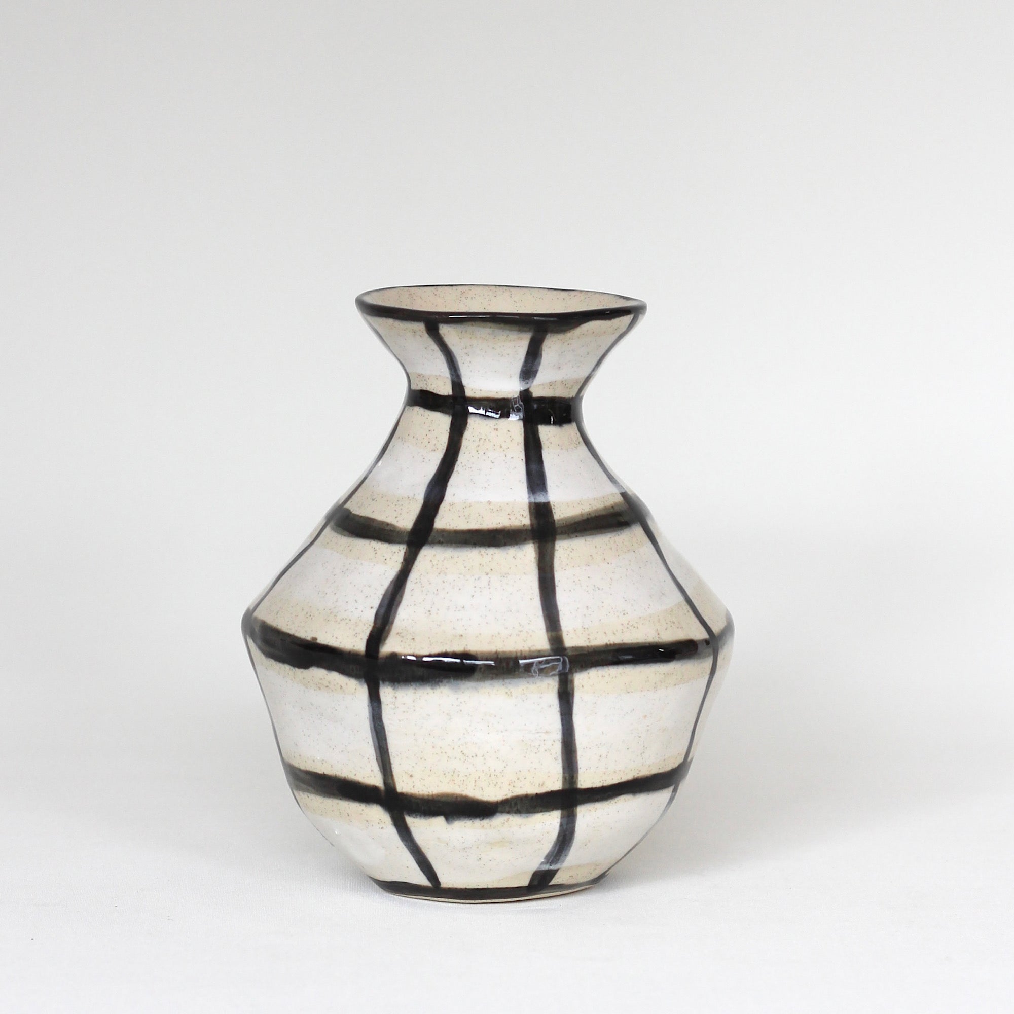 Classic Vase, Grid
